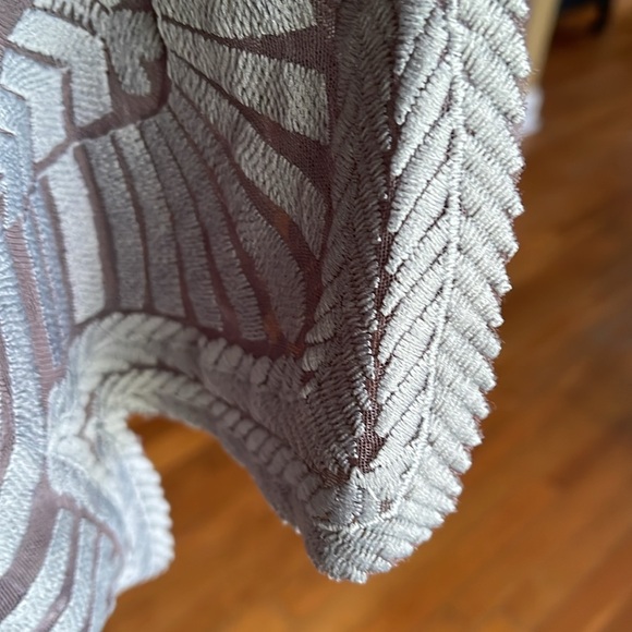 Jen's Pirate Booty Cypress Art Deco Lace Kimono - Picture 16 of 16